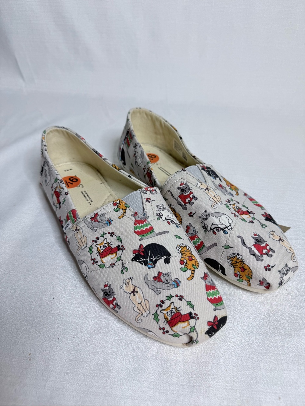 TOMS Women’s Classic Alpargata Christmas Cats Holiday Shoes Size 9.5 NWOT